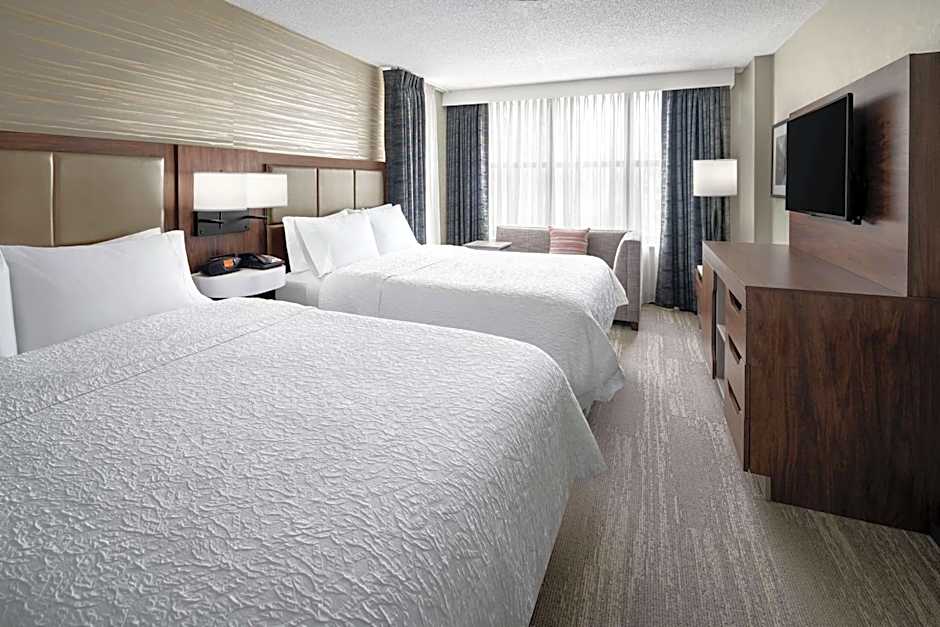 Hampton Inn By Hilton And Suites Downtown Chicago