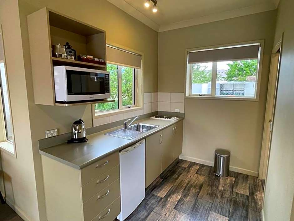 Sierra Motel and Apartments