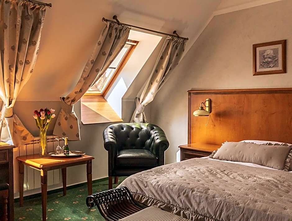 Hotel Octarna - Free On-site Parking