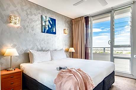 One-Bedroom Apartment with Harbor Views