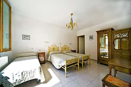 Twin Room with Private Bathroom