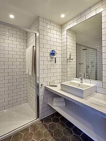 Superior Double or Twin Room (Access to Avana Rooftop) (2 Twin Beds)