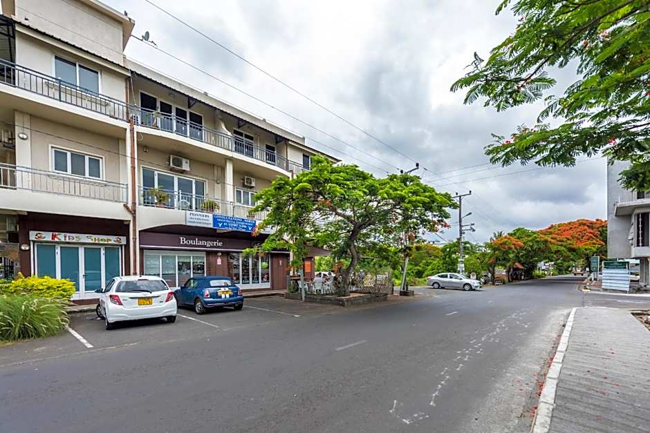 Kisana Residence - Studio with spacious balcony shared pool garden