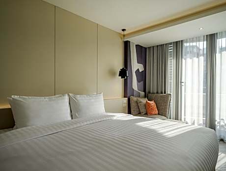 Deluxe King Room