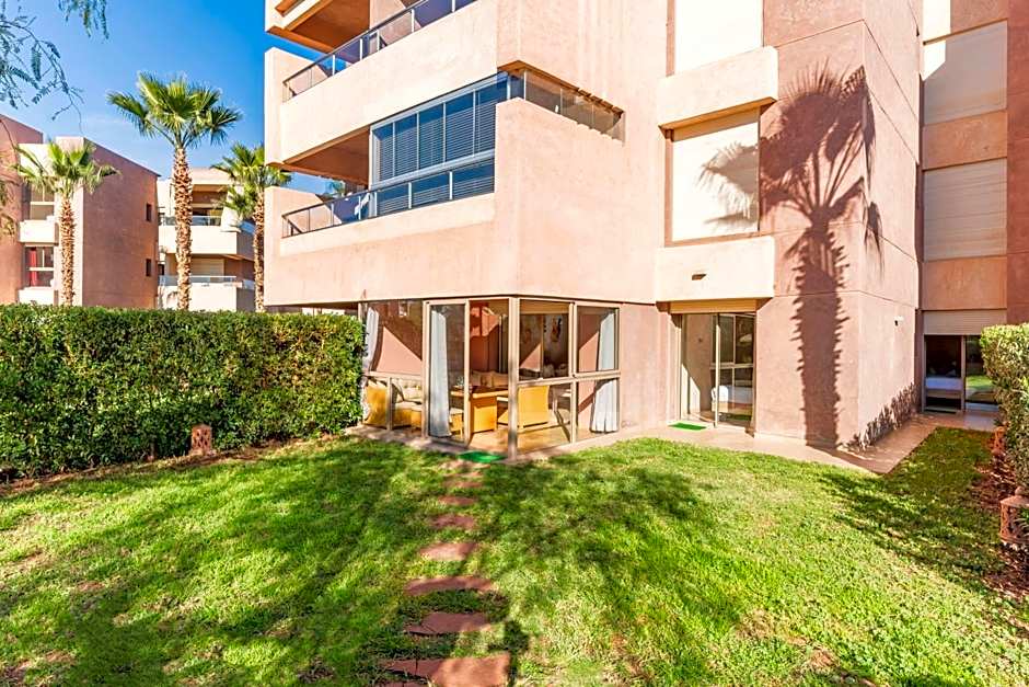 Relax Front Of Pool-Garden-Fibre