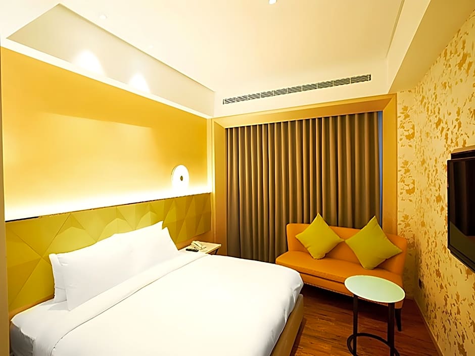 Royal Group Hotel Buo Ai Branch