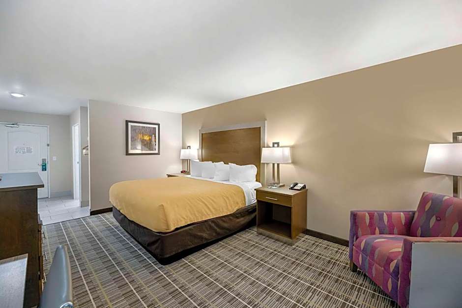 Quality Inn & Suites Carlsbad Caverns Area