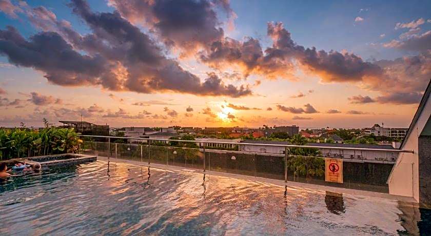 Jambuluwuk Oceano Seminyak Hotel