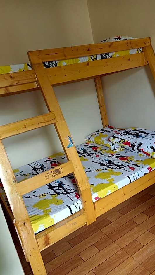 JO-ZA-NA's Hostel(bed and breakfast)