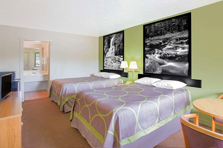 Super 8 by Wyndham Christiansburg