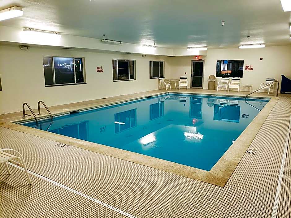 Days Inn & Suites by Wyndham Morris/I-80