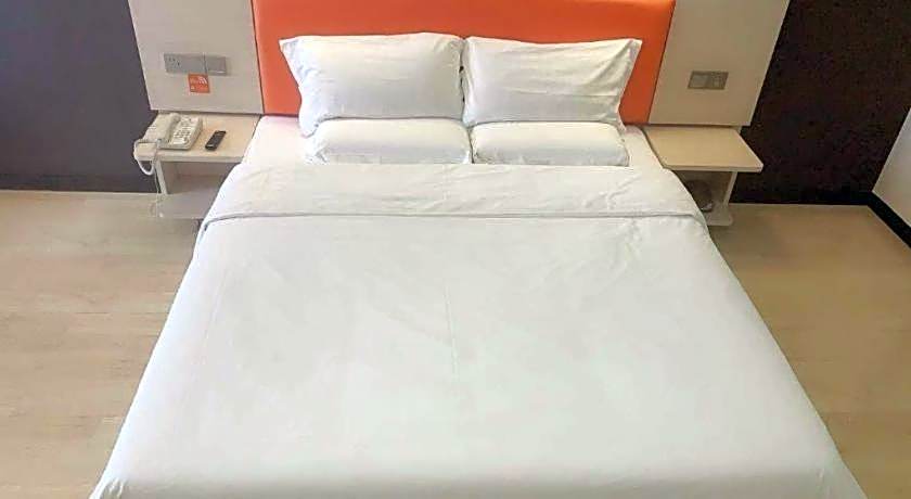 7 Days Premium Jingjiang Fuhai New World Automobile Terminal Branch