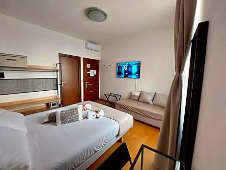 Double or Twin Room with Private Bathroom