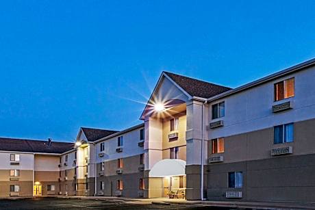 MainStay Suites - Wichita NE