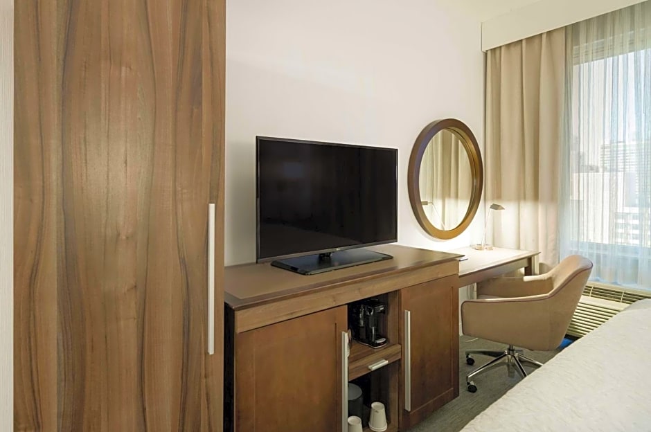 Hampton Inn By Hilton Manhattan - Times Square South - Newly Renovated