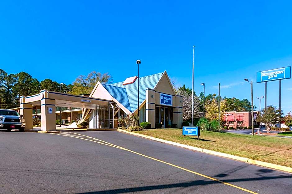 Photo 1 of 22 of Super 8 by Wyndham Macon GA