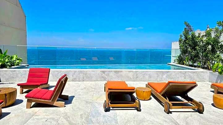 Luxo à beira mar com Jacuzzi particular