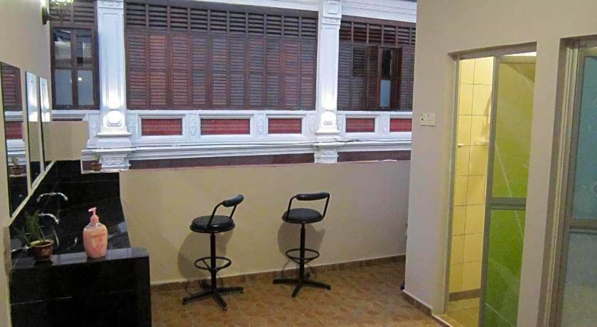 Thirty Three Stewart Houze Guest House