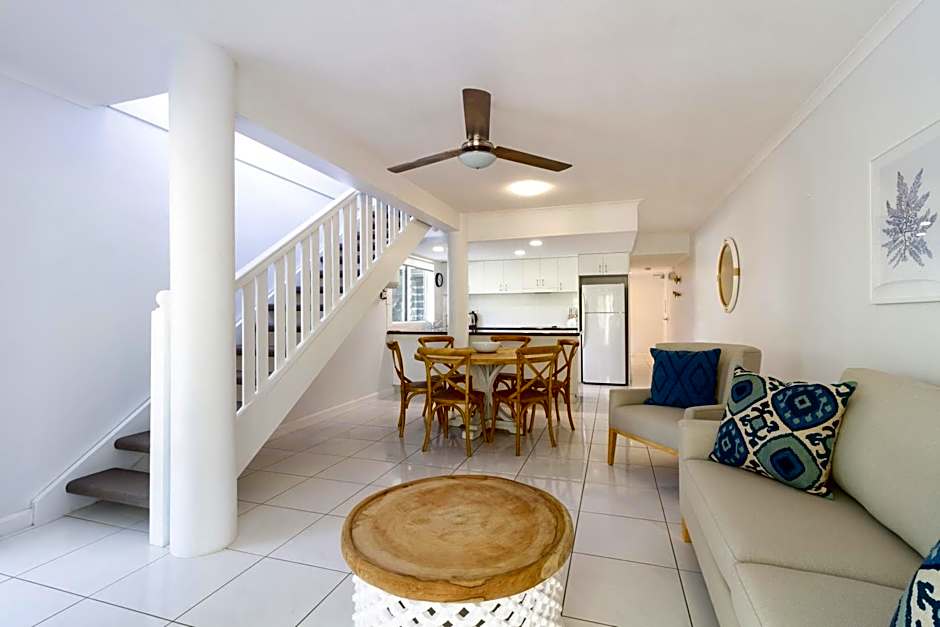 The White House Port Douglas