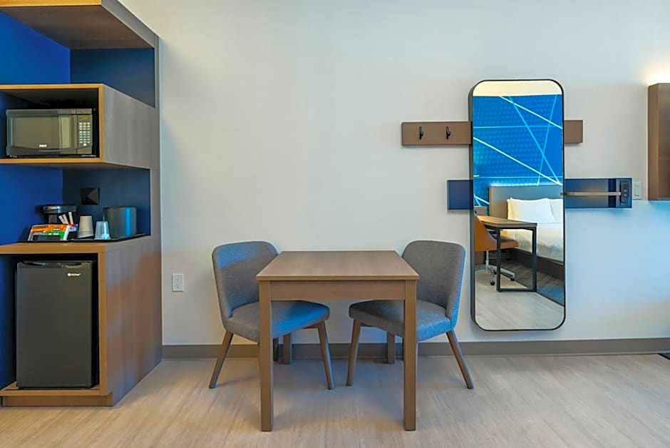 Comfort Suites Kelowna