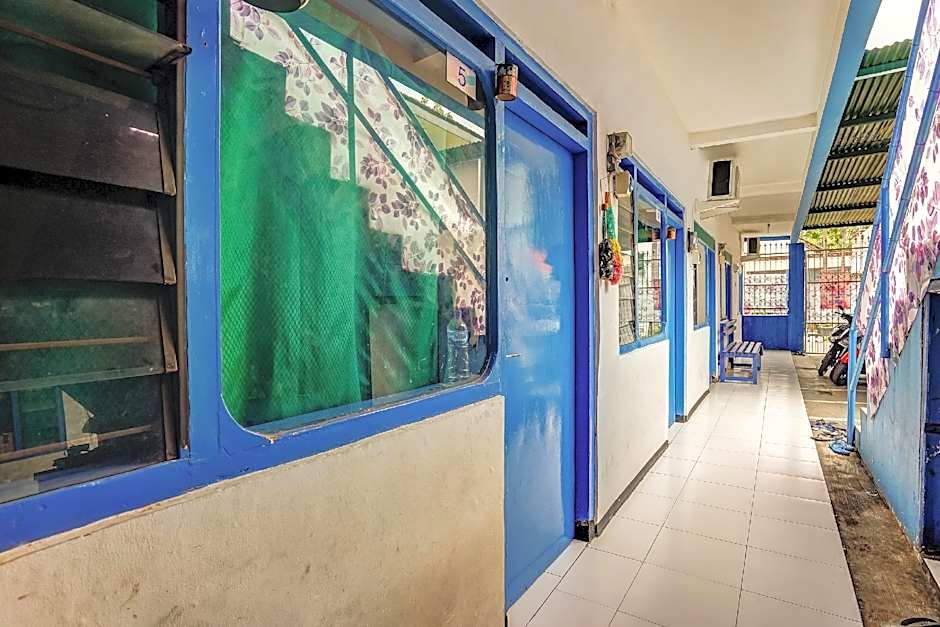 OYO Life 90523 Homestay Jenggolo