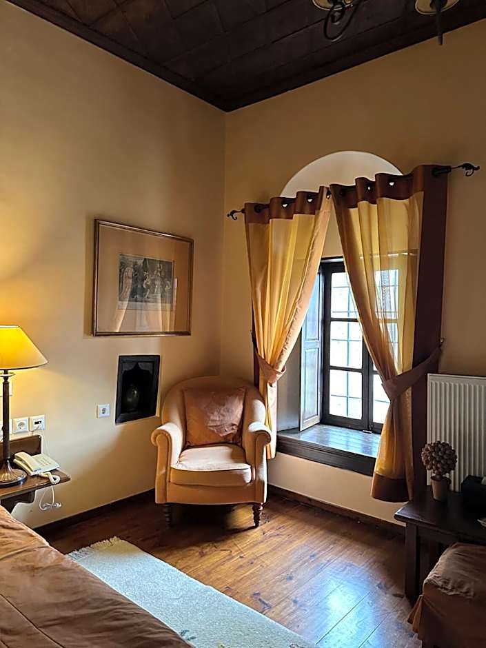 Santikos Mansion, Santikos Collection