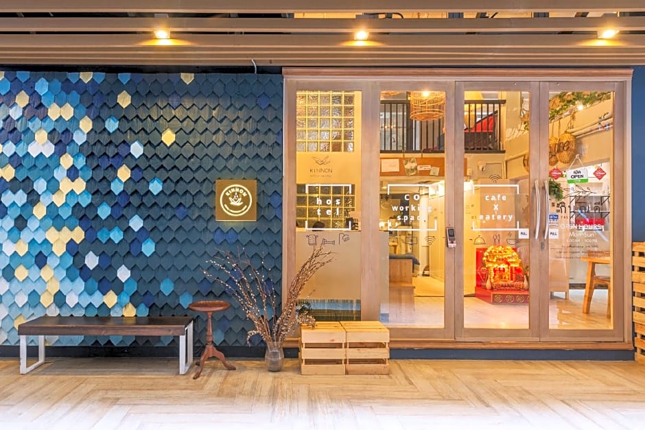 Kinnon Deluxe Hostel Coworking Cafe