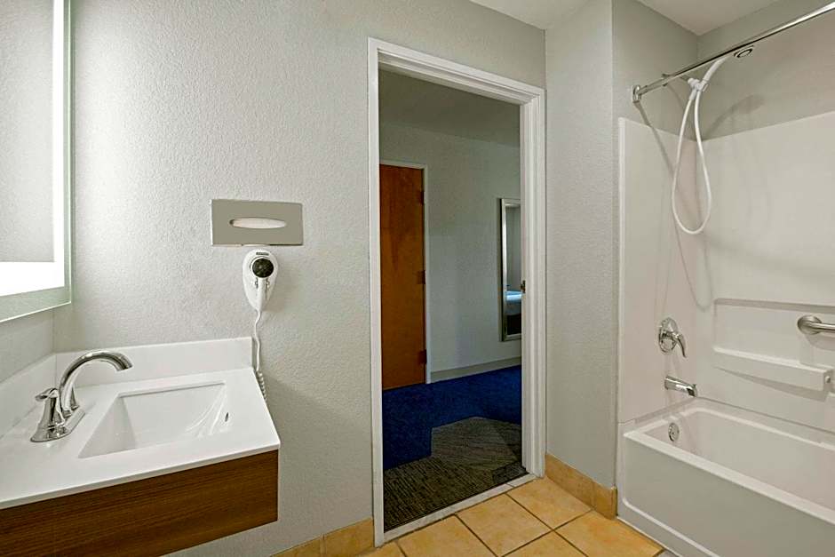 Microtel Inn & Suites By Wyndham Houma