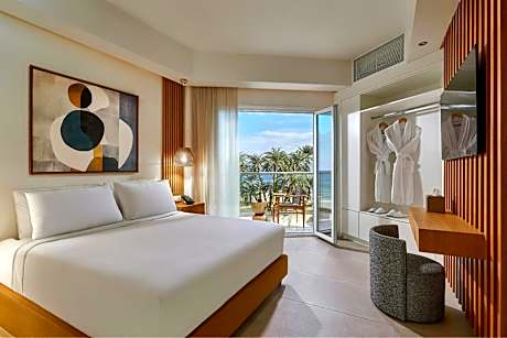 Classic Queen Room with Balcony and Inland View