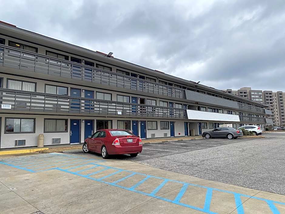 Motel 6-Memphis, TN - Downtown