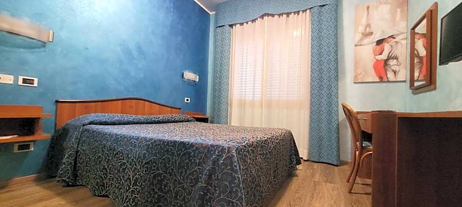 HOTEL PARADISO