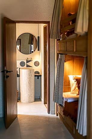 Female Dormitory 122