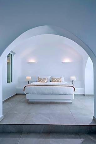 Suite With Private Pool and Sea View