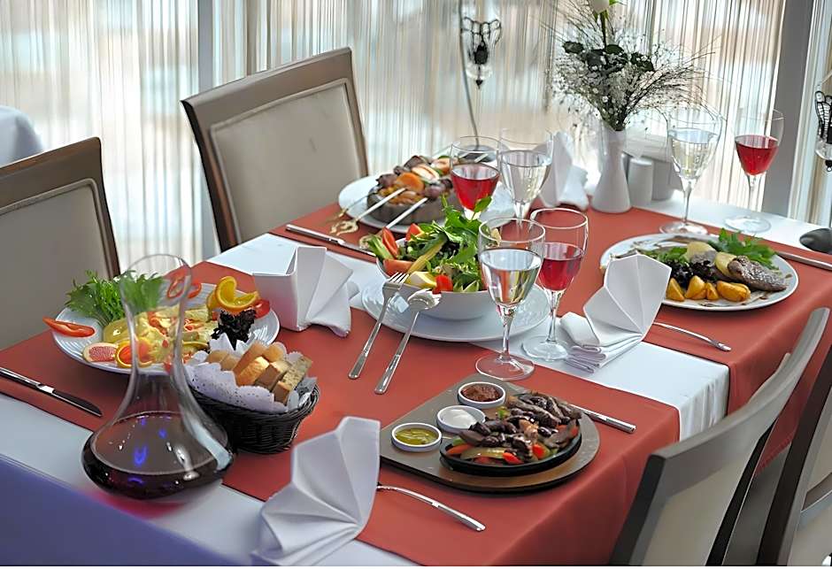 Rhiss Hotel Bostanci