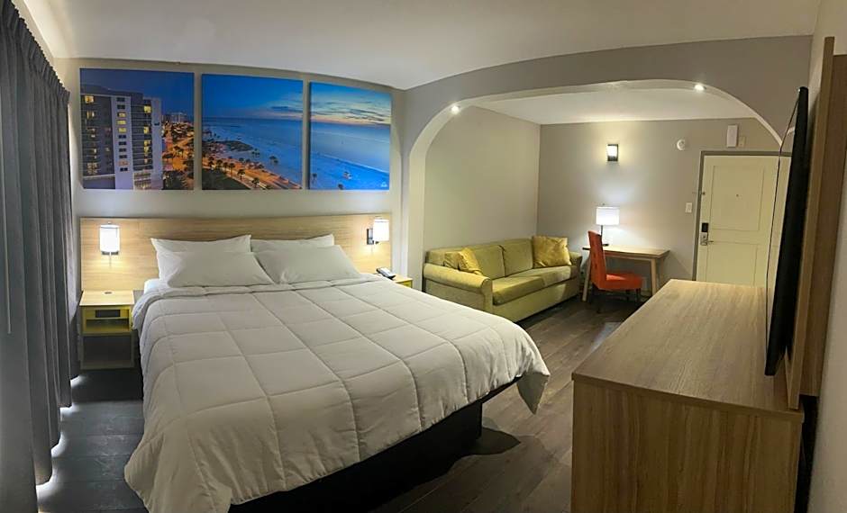 Days Inn & Suites by Wyndham Tampa near Ybor City