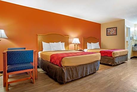 Queen Room with Two Queen Beds - Non-Smoking