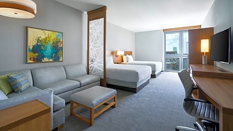 High Floor | Two Queen Beds (plus sofa bed)