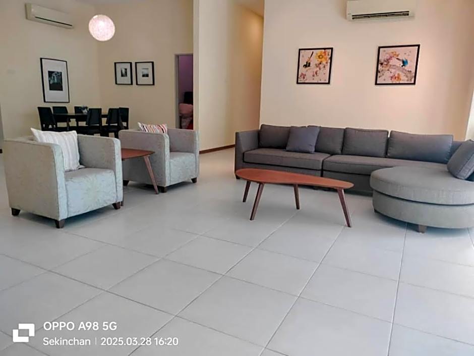 Sekinchan HighView Penthouse 15pax 5R5B 顶层公寓 看海 看稻田景