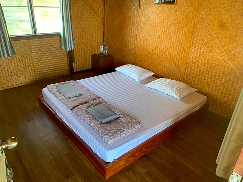 T & T Hostel Kanchanaburi
