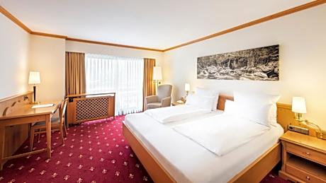 Panoramic Suite with Balcony