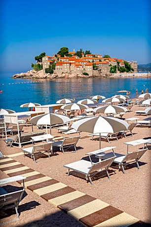 Hotel California by Aycon