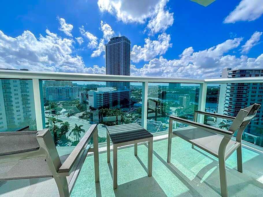 On The Sand - All The Amenities - Hollywood Beach