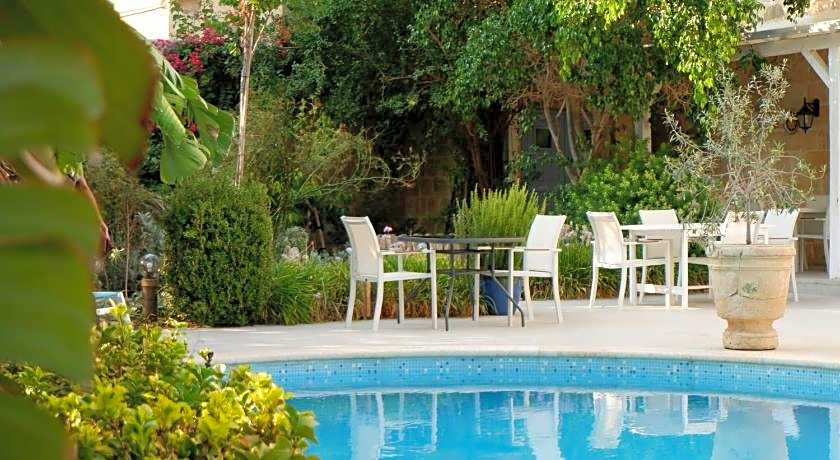 Village Knights Accommodation