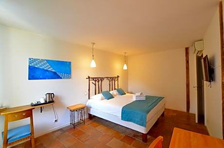 Logis Hôtels - Hôtel Restaurant du Midi