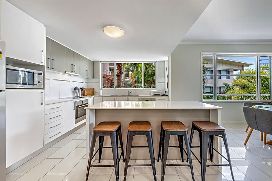 Airlie Summit Apartments