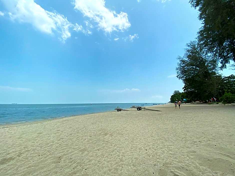 By The Sea Ground Floor with Pool Facing 3A