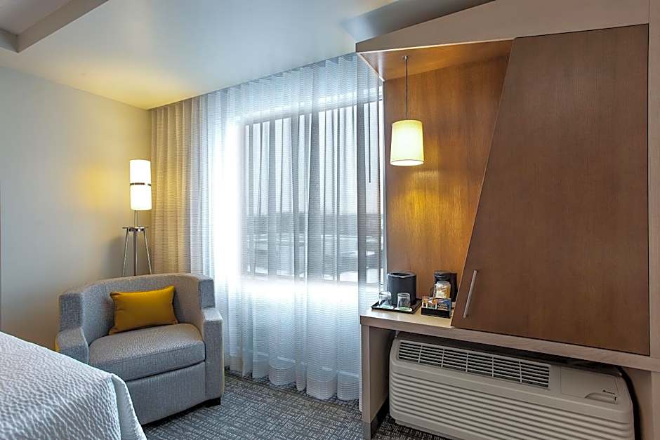 Courtyard by Marriott Montreal West Island/Baie D'Urfe