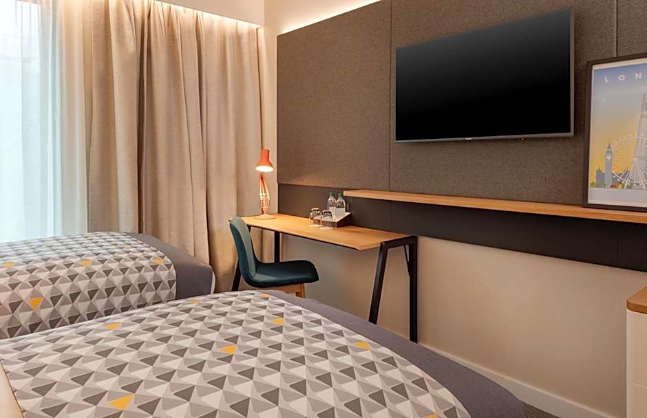Holiday Inn London-Heathrow Bath Road By IHG