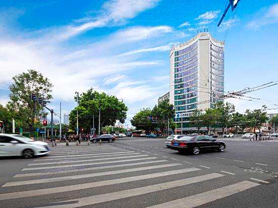 Chengfeng Hotel (Guangzhou Shangxiajiu Pedestrian Street Chenjiaxuan Subway Station)