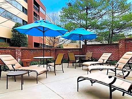 2 Dbl Exec Lvl Mobility/hearing Access W/tub Vis Firealarm/door/phn Alrt Comp Wifi-sofabed-frige-mic